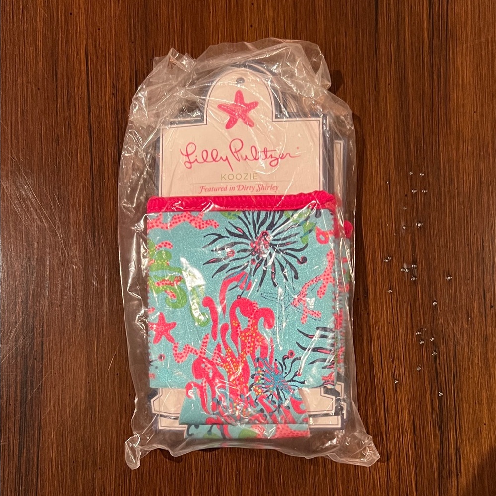 NWT Set of Four (4) Lilly Pulitzer Drink Koozies in Dirty Shirley
